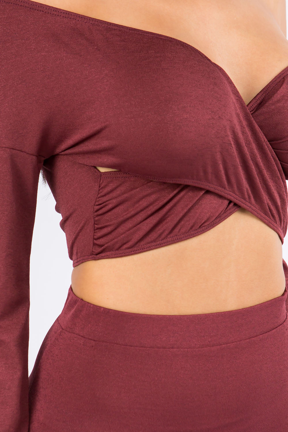 Set minigonna da 2 pezzi Kehlani con spalle scoperte